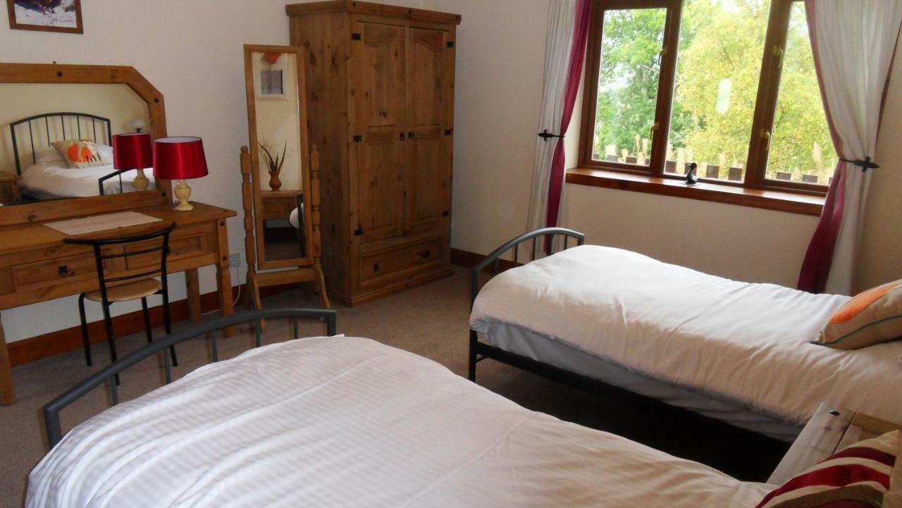 Meadowside Cottages Balavil Екстериор снимка