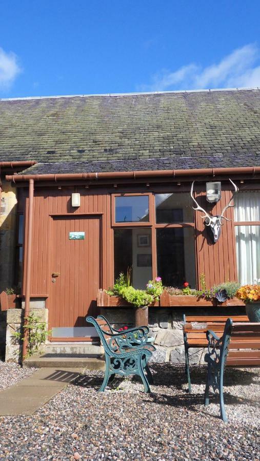Meadowside Cottages Balavil Екстериор снимка